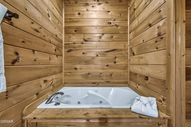 1177 Ski View, Gatlinburg, TN 37738