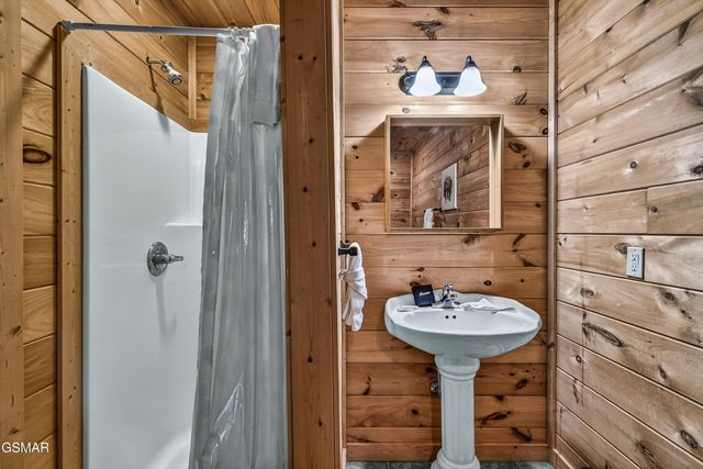 1177 Ski View, Gatlinburg, TN 37738