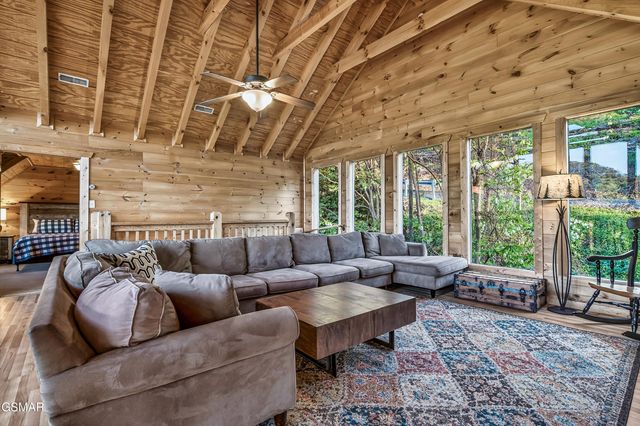 1177 Ski View, Gatlinburg, TN 37738