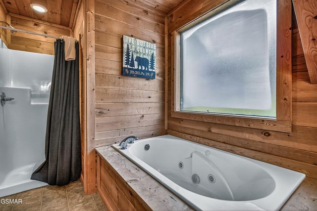 1177 Ski View, Gatlinburg, TN 37738