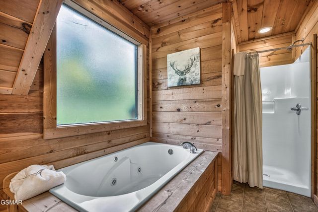 1177 Ski View, Gatlinburg, TN 37738
