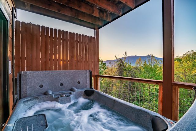 1177 Ski View, Gatlinburg, TN 37738