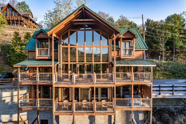 1177 Ski View, Gatlinburg, TN 37738