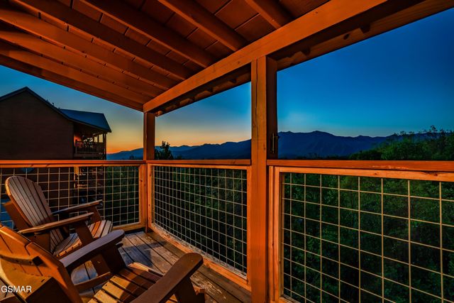 1177 Ski View, Gatlinburg, TN 37738