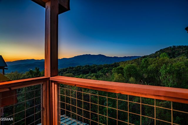 1177 Ski View, Gatlinburg, TN 37738