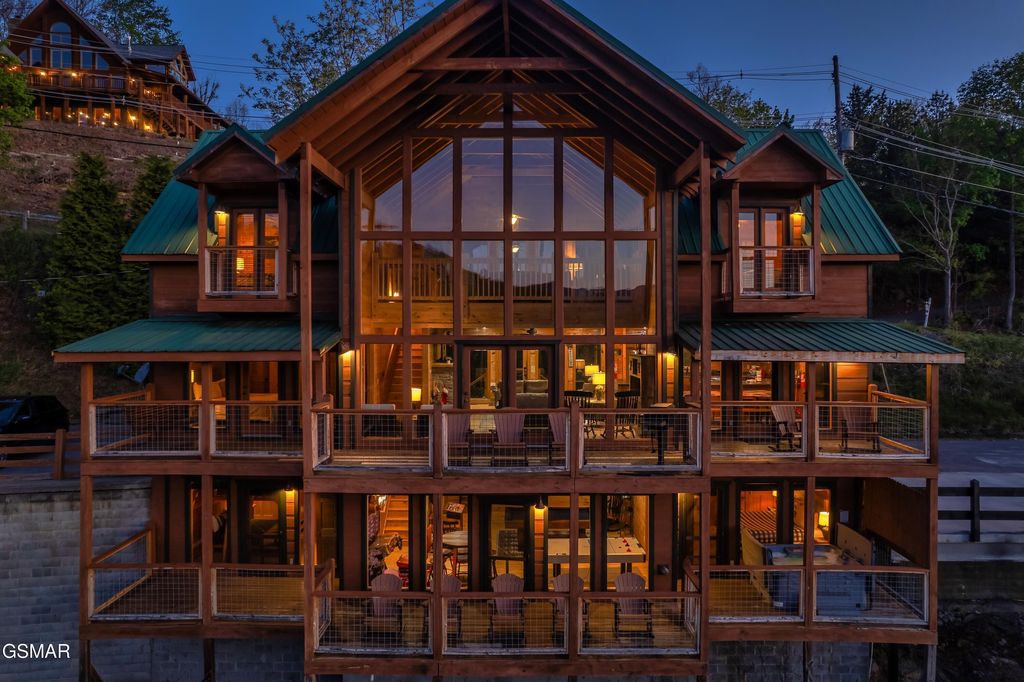 1177 Ski View, Gatlinburg, TN 37738