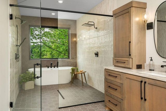 3061 Lake Shore Boulevard, Minnetonka, MN 55391
