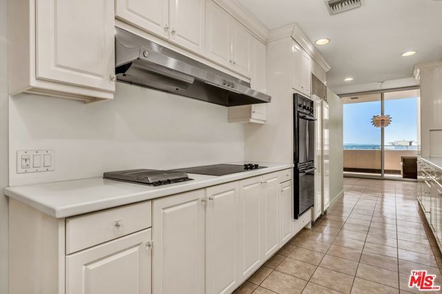 1333 S Beverly Glen Boulevard 606, Los Angeles, CA 90024