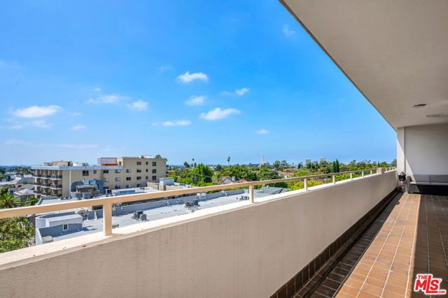 1333 S Beverly Glen Boulevard 606, Los Angeles, CA 90024