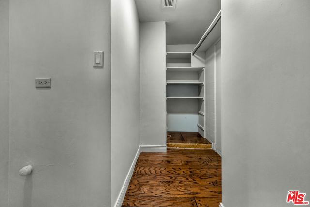 1333 S Beverly Glen Boulevard 606, Los Angeles, CA 90024