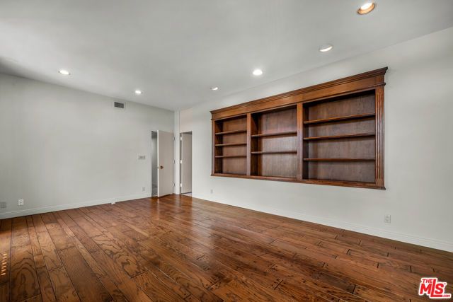 1333 S Beverly Glen Boulevard 606, Los Angeles, CA 90024