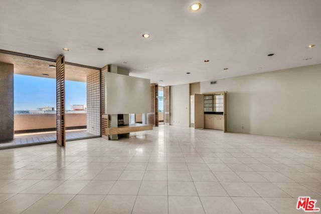 1333 S Beverly Glen Boulevard 606, Los Angeles, CA 90024