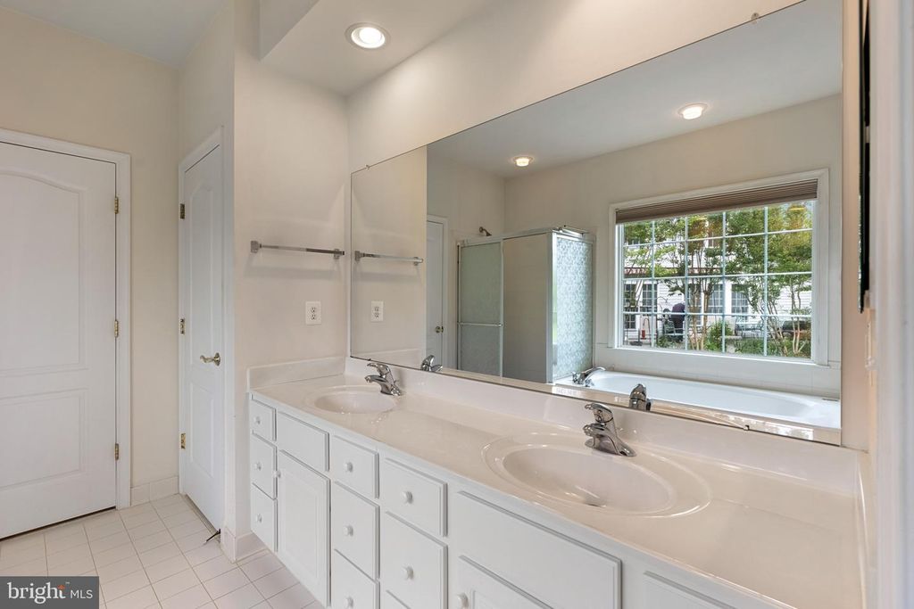 Image 25 of property listing at 29684 SULLIVAN DR, Easton, MD 21601