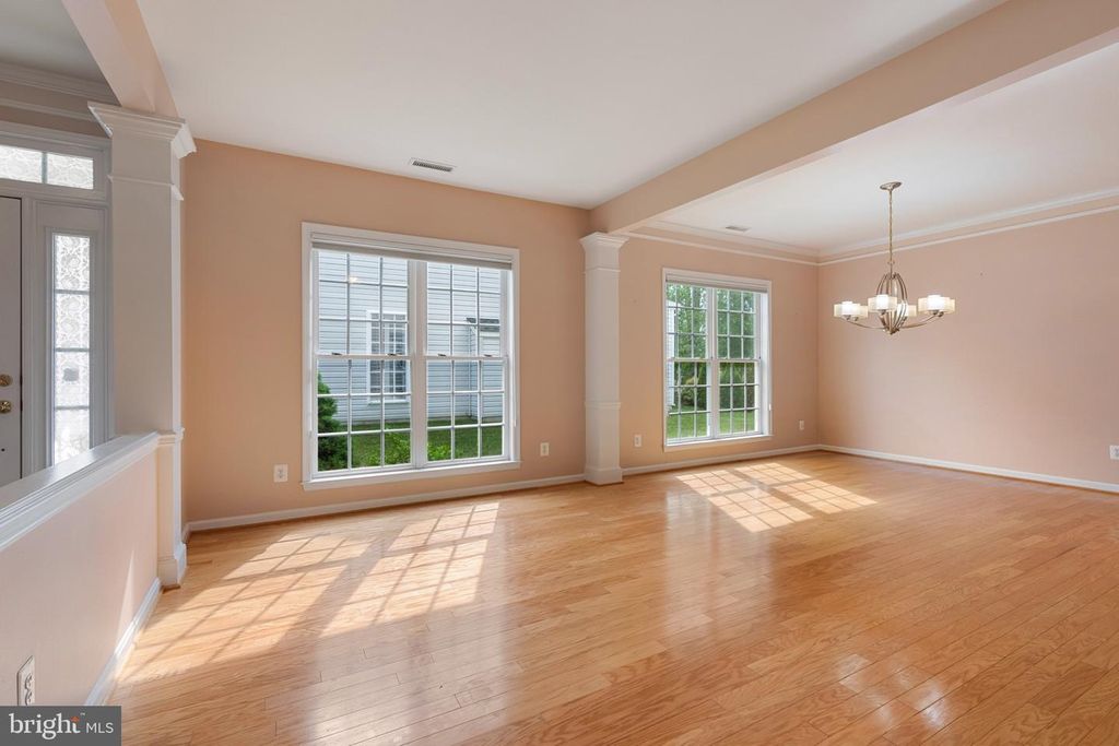 Image 8 of property listing at 29684 SULLIVAN DR, Easton, MD 21601