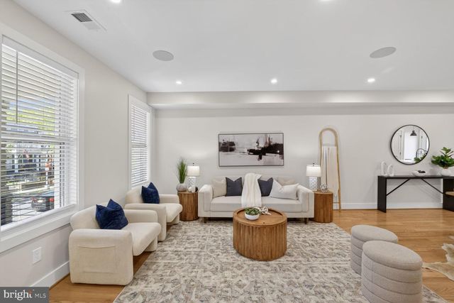 1114 OATES ST NE, Washington, DC 20002