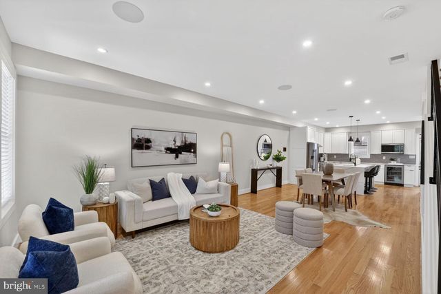 1114 OATES ST NE, Washington, DC 20002