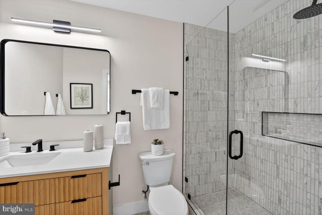 1114 OATES ST NE, Washington, DC 20002