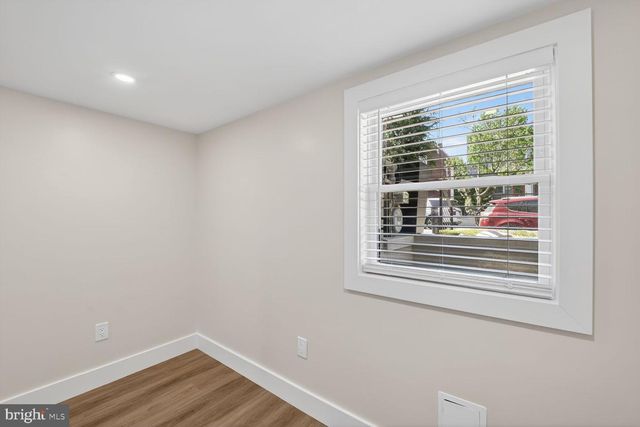 1114 OATES ST NE, Washington, DC 20002