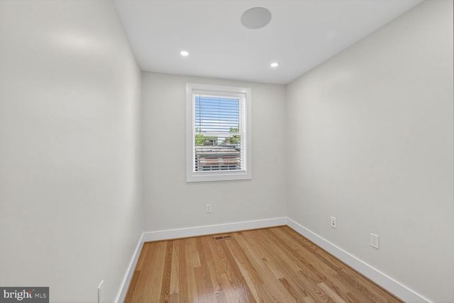 1114 OATES ST NE, Washington, DC 20002