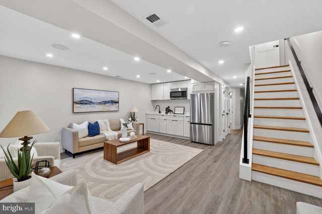 1114 OATES ST NE, Washington, DC 20002