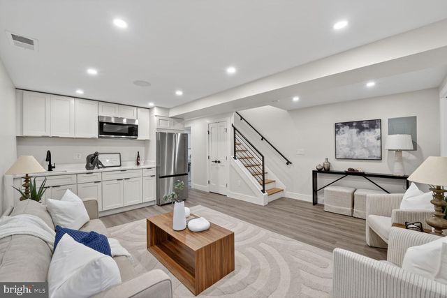 1114 OATES ST NE, Washington, DC 20002