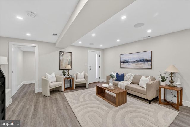 1114 OATES ST NE, Washington, DC 20002