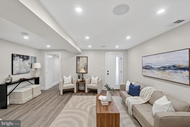 1114 OATES ST NE, Washington, DC 20002