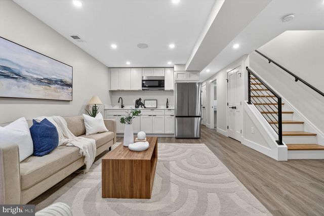 1114 OATES ST NE, Washington, DC 20002