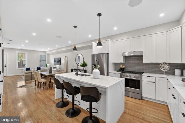 1114 OATES ST NE, Washington, DC 20002