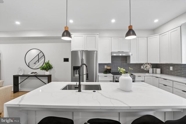 1114 OATES ST NE, Washington, DC 20002
