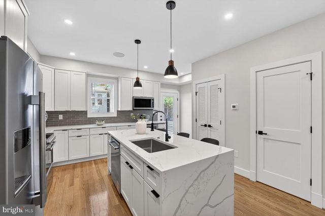 1114 OATES ST NE, Washington, DC 20002