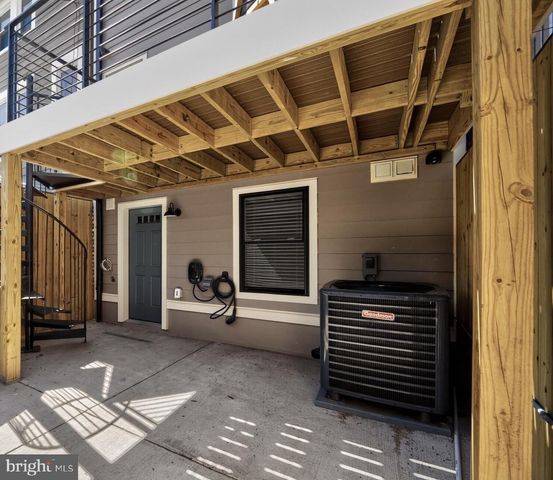 1114 OATES ST NE, Washington, DC 20002