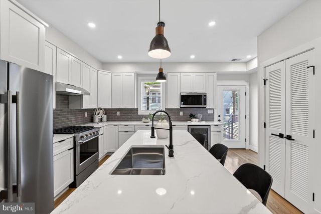 1114 OATES ST NE, Washington, DC 20002