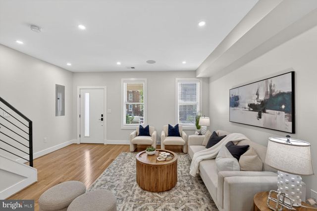 1114 OATES ST NE, Washington, DC 20002