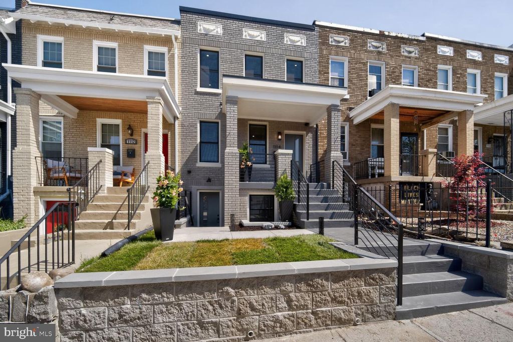 1114 OATES ST NE, Washington, DC 20002