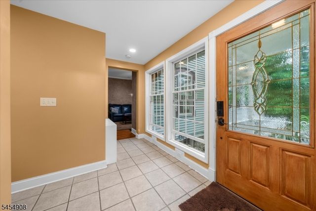 46 Everitts Hill Rd, Raritan Twp., NJ 08822