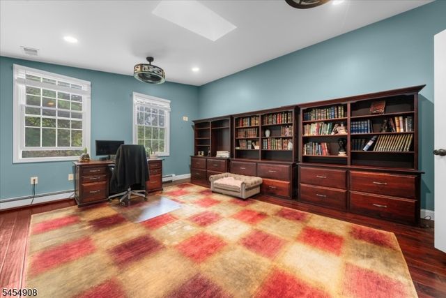 46 Everitts Hill Rd, Raritan Twp., NJ 08822