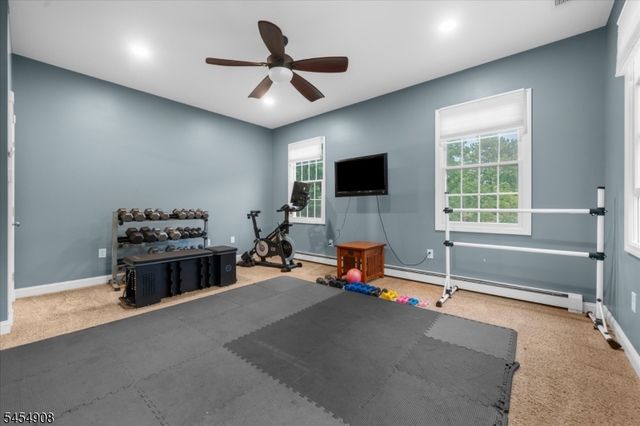 46 Everitts Hill Rd, Raritan Twp., NJ 08822