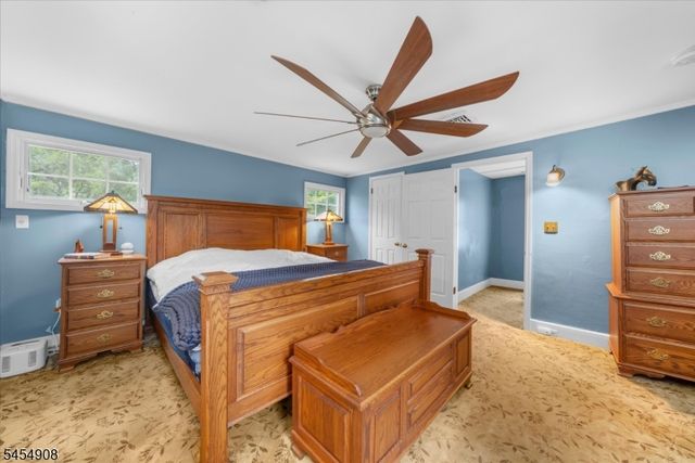46 Everitts Hill Rd, Raritan Twp., NJ 08822
