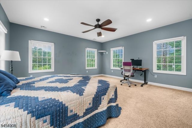 46 Everitts Hill Rd, Raritan Twp., NJ 08822