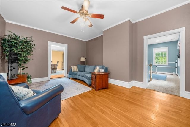 46 Everitts Hill Rd, Raritan Twp., NJ 08822