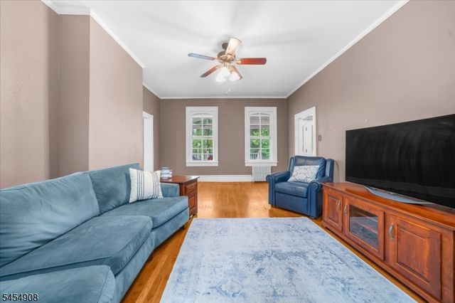 46 Everitts Hill Rd, Raritan Twp., NJ 08822