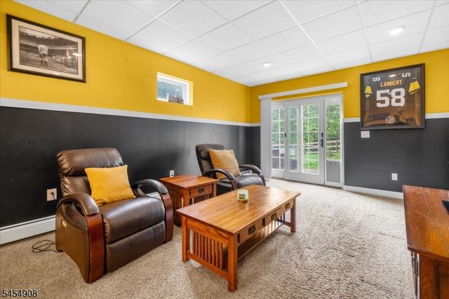 46 Everitts Hill Rd, Raritan Twp., NJ 08822