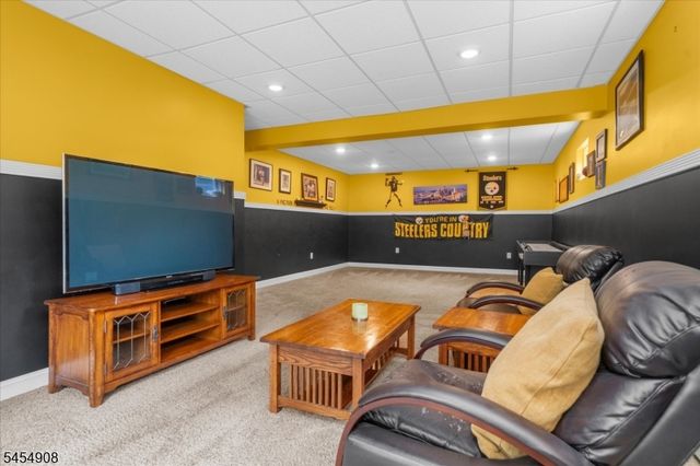 46 Everitts Hill Rd, Raritan Twp., NJ 08822