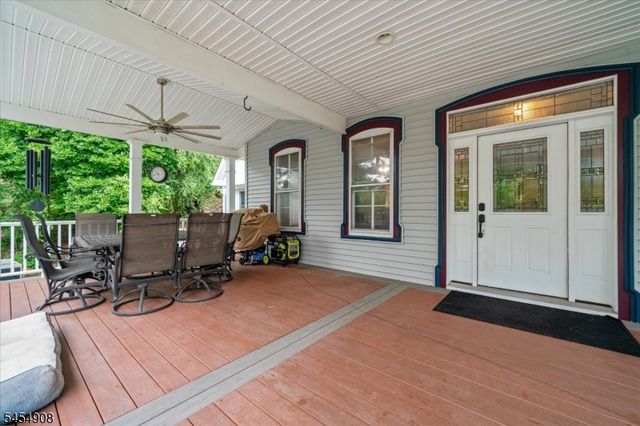 46 Everitts Hill Rd, Raritan Twp., NJ 08822