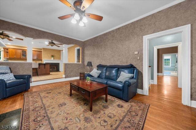 46 Everitts Hill Rd, Raritan Twp., NJ 08822