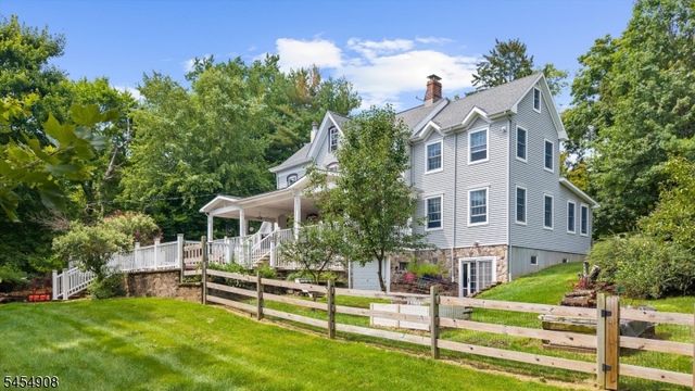 46 Everitts Hill Rd, Raritan Twp., NJ 08822