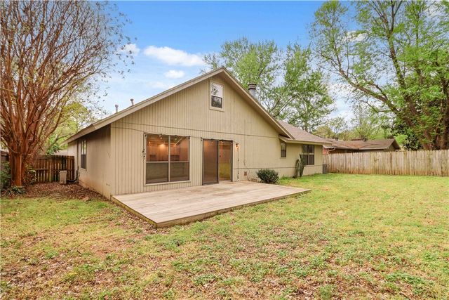 1847 Choctaw Court, Fayetteville, AR 72701