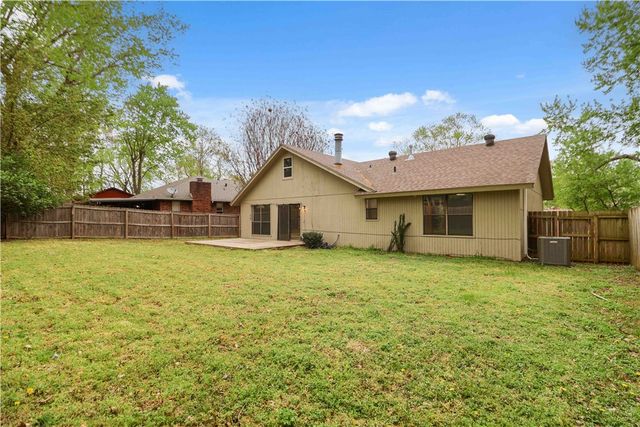 1847 Choctaw Court, Fayetteville, AR 72701