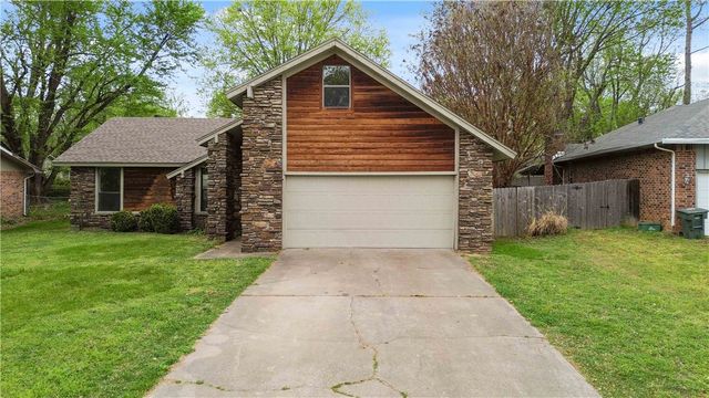 1847 Choctaw Court, Fayetteville, AR 72701